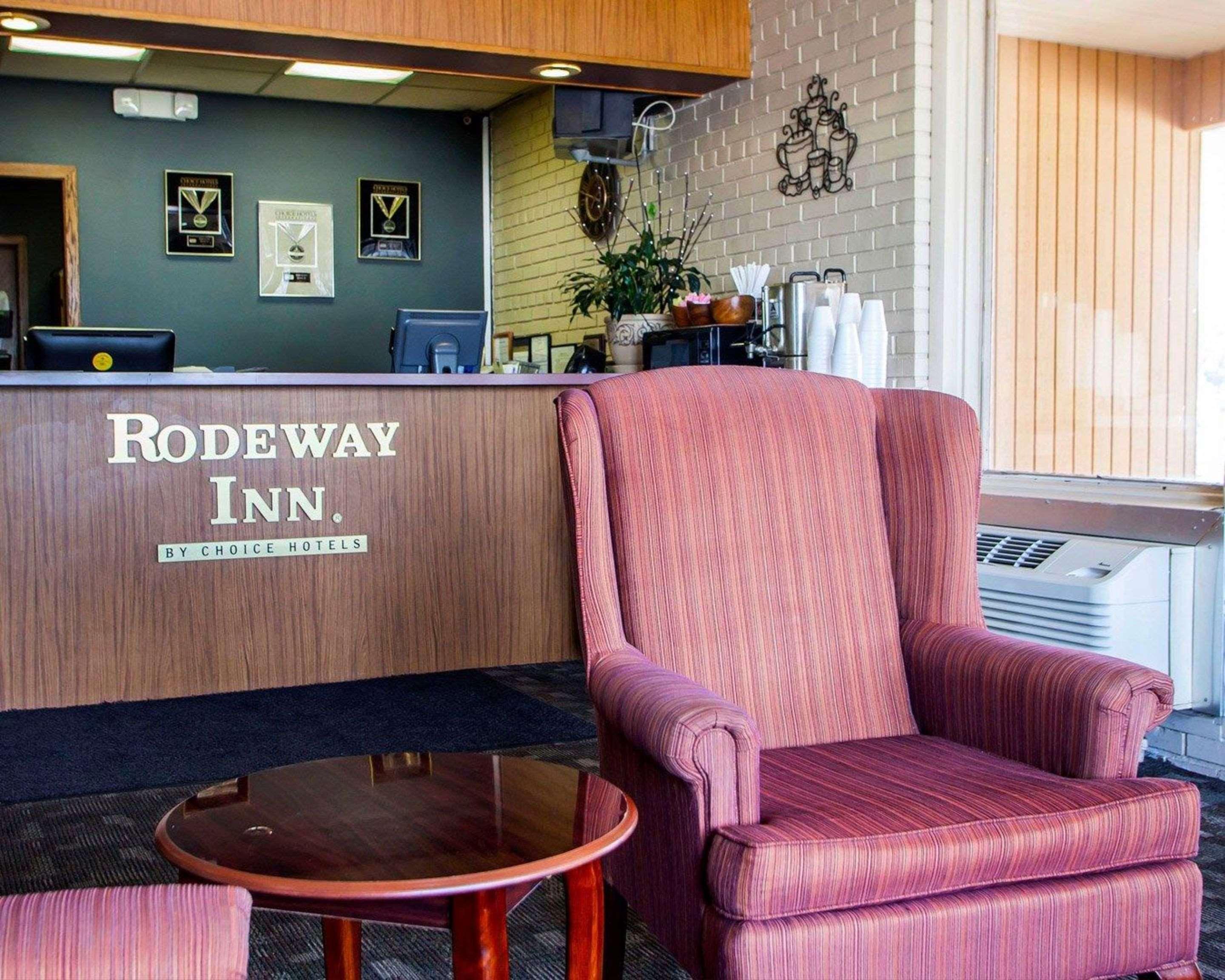 Rodeway Inn Beloit Exterior photo